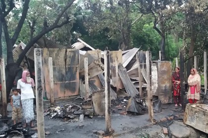চৌদ্দগ্রামে ভয়াবহ অগ্নিকাণ্ডে চার ঘর পুড়ে ছাই