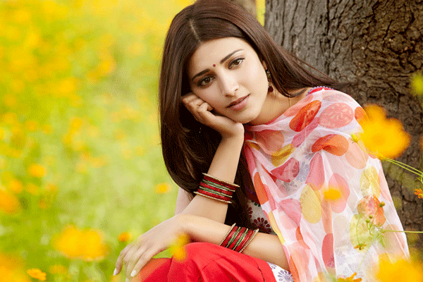 এ কী করলেন শ্রুতি হাসান!