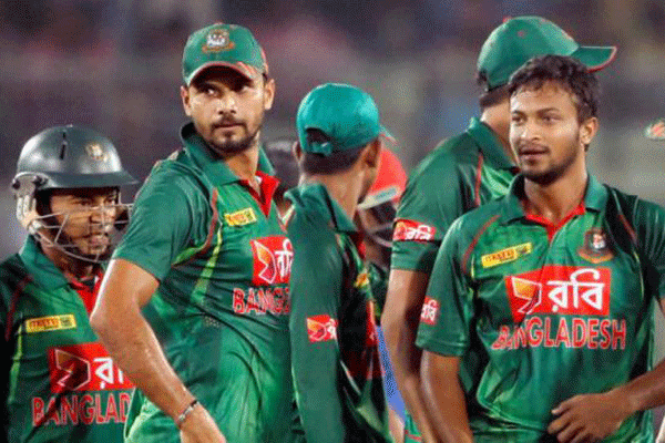 টসে জিতে ব্যাটিংয়ে বাংলাদেশ