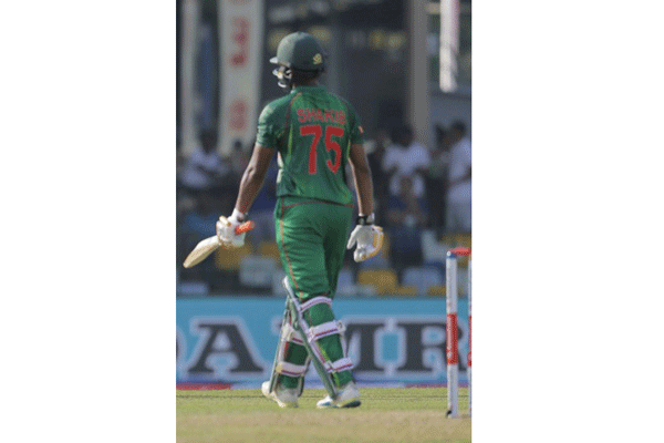 জীবন পেয়েও পারলেন না সাকিব, চাপে বাংলাদেশ