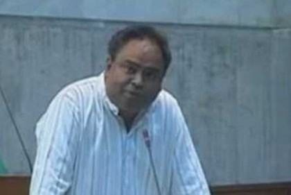 'বিদেশি রাষ্ট্রদূতের দিকে চাতকের মতো তাকিয়ে থাকে সাংবাদিকরা'