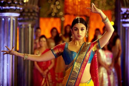 পাকিস্তানি সেনার স্ত্রী হতে চলেছেন আলিয়া ভাট!
