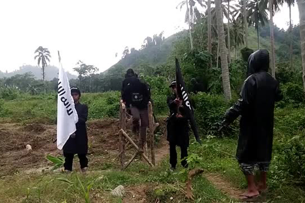 ফিলিপাইনে গড়ে উঠেছে আইএসের শক্তিশালী ঘাঁটি