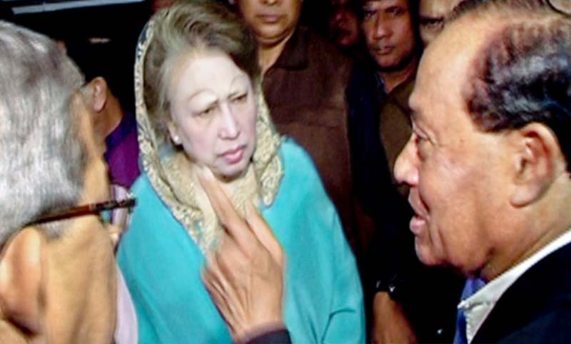 মওদুদকে দেখতে গেলেন খালেদা জিয়া