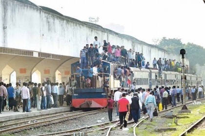ঈদ উপলক্ষে ট্রেনের অগ্রিম টিকিট ১২ জুন 