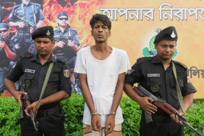 প্রধানমন্ত্রীর গাড়ি বহরে হামলার মামলায় গ্রেফতার ১