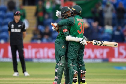 ইংল্যান্ডের জয়ে সেমিফাইনালে টাইগাররা