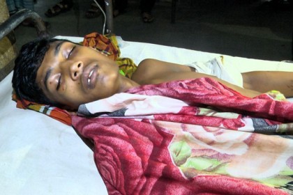 যুবককে নির্যাতনের অভিযোগ আওয়ামী লীগ নেতার ছেলের বিরুদ্ধে 