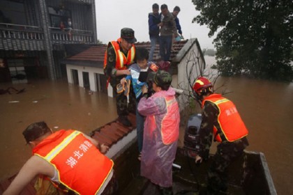 চীনে প্রবল বৃষ্টিতে দুইজনের প্রাণহানি