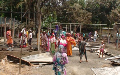 পঞ্চগড়ে  ১৬ পরিবারের ৫০ ঘর পুড়ে ছাই