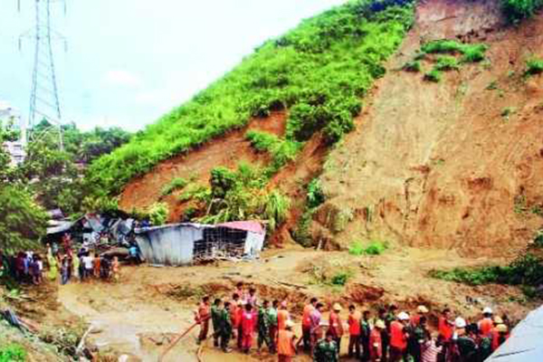 পাহাড় ধসে বান্দরবানে নিহত ৬