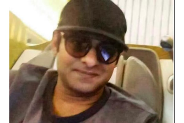 নতুন রূপে ভক্তদের সামনে 'বাহুবলী' প্রভাস