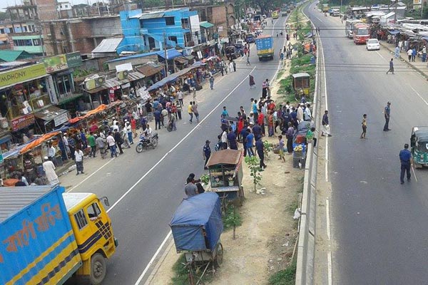ঢাকা-চট্টগ্রাম মহাসড়কে অবৈধ স্থাপনা উচ্ছেদ