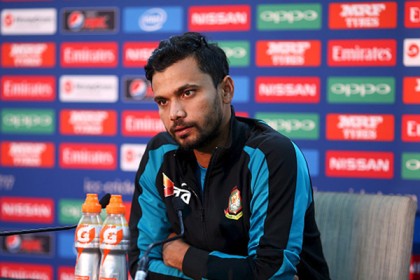 নির্ভার হয়ে খেলতে হবে: মাশরাফি 