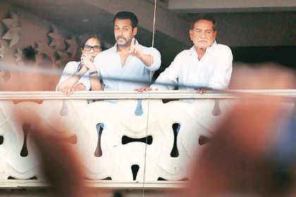 ‘প্রকৃতির ডাকে’ সালমানের বাড়িতে ঢুকে পড়লেন ভক্ত! অতঃপর...