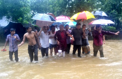 সিলেটে টানা বৃষ্টিতে জলাবদ্ধতা, দুর্ভোগ