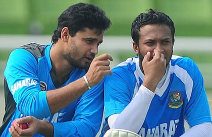 পাহাড় ধসের ঘটনায় মাশরাফি-সাকিবের শোক