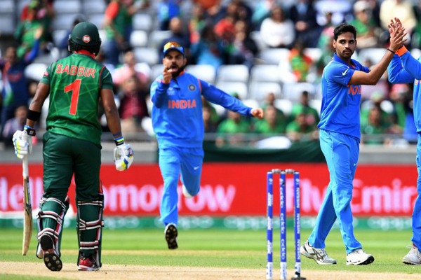 তামিম-মুশফিকের ব্যাটে লড়ছে টাইগাররা