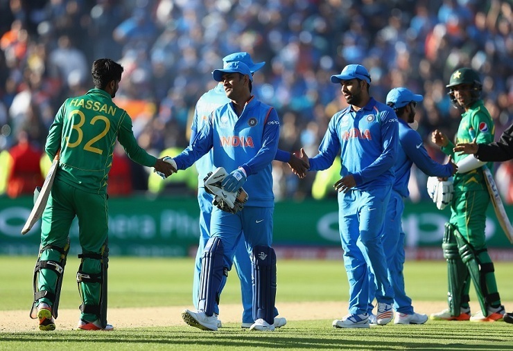 রবিবার চিরপ্রতিদ্বন্দ্বী ভারত-পাকিস্তান ফাইনাল 