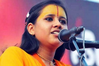 ‘গরুর মাংস খেলে প্রকাশ্যে ফাঁসি দেওয়া উচিত!’