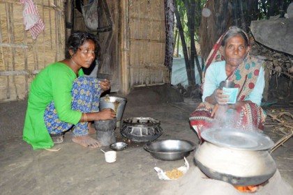 টেস্টি স্যালাইন দিয়েই ইফতার করেন রহিমারা!
