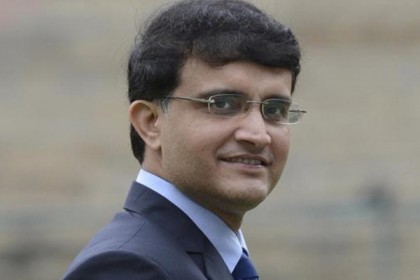সৌরভের গাড়ির সামনে পাকিস্তানি সমর্থকদের বিক্ষোভ