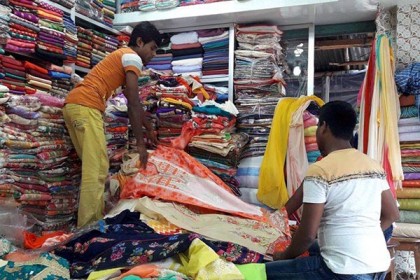 দিনাজপুরে জমে উঠেছে ঈদ বাজার

