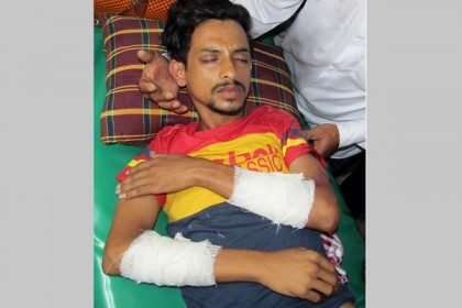 মোরেলগঞ্জে আওয়ামী লীগের দু’পক্ষের সংঘর্ষ, আহত ১৫