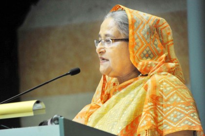 সুইডেনে প্রবাসীদের দেখেই ছুটে গেলেন প্রধানমন্ত্রী (ভিডিও)