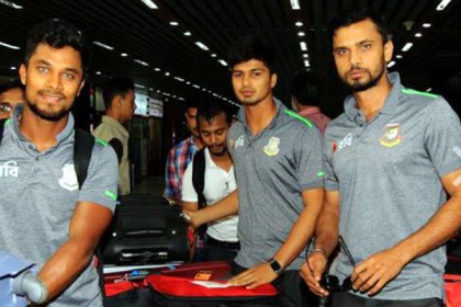 দেশে ফিরলেন টাইগাররা