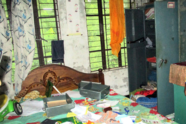 কলাপাড়ায় হাসপাতালের কোয়ার্টারে দিন-দুপুরে চুরি