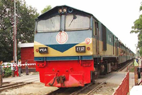 তিনঘণ্টা বন্ধ থাকার পর সিলেটের সঙ্গে ট্রেন চলাচল স্বাভাবিক