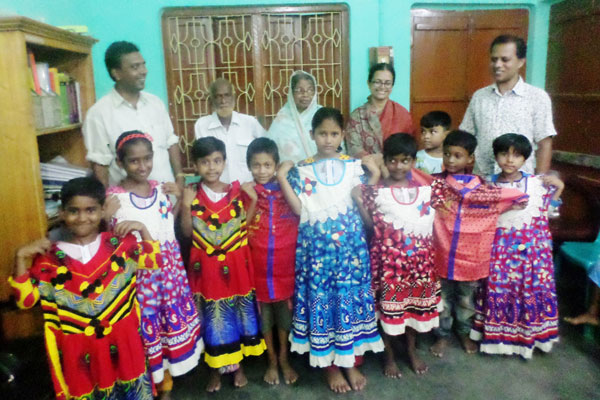 সুবিধা বঞ্চিত শিশুদের মাঝে ‘রিসো'র’ পোশাক বিতরণ