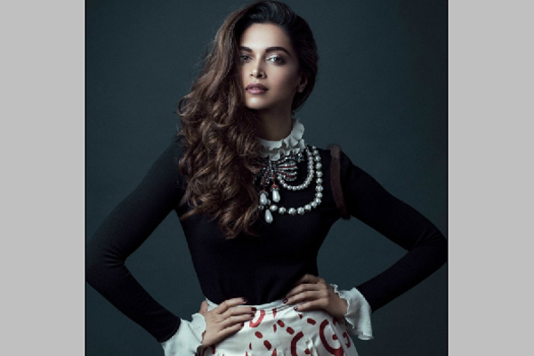 টিন চয়েস অ্যাওয়ার্ডে মনোনয়ন পেলেন দীপিকা