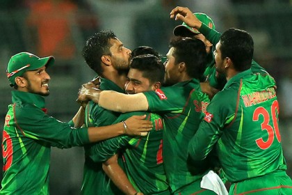 চ্যাম্পিয়নস ট্রফিতে টাইগারদের বিশ্ব রেকর্ড!