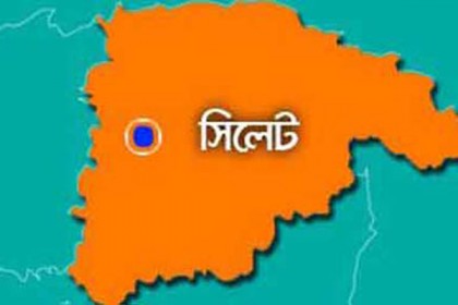 সিলেটে বিপুল পরিমাণ ভারতীয়
কাপড় উদ্ধার, আটক ২