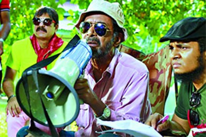 হুমায়ূন আহমেদের গল্পে 'থ্রি টু ওয়ান জিরো অ্যাকশান'