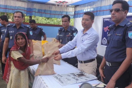 মুন্সীগঞ্জে ঈদ সামগ্রী বিতরণ