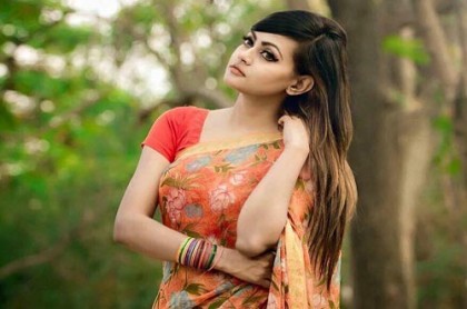 মডেল তুলনা গ্রেফতার