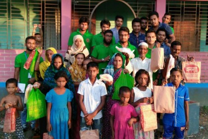 নেত্রকোনায় সুবিধা বঞ্চিত শিশুদের মাঝে ঈদ বস্ত্র বিতরণ