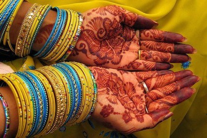 মেহেদির রং গাঢ় করার কৌশল