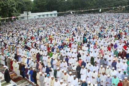 ময়মনসিংহে ঈদের প্রধান জামাত অনুষ্ঠিত