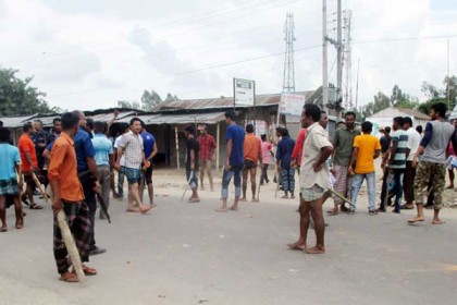 কাহারোলে দুই গ্রামের মধ্যে সংঘর্ষ, আহত ১৫
