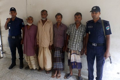 ঝিনাইদহে পুলিশি অভিযানে গ্রেফতার ৪৩
