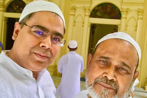 মীরের সেই ফেসবুক স্ট্যাটাসের জবাব দিল ‘বুদ্ধিজীবী মহল’