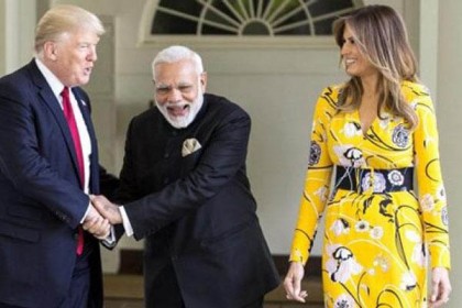 মেলানিয়ার এই হলুদ পোশাকের দাম কত জানেন!