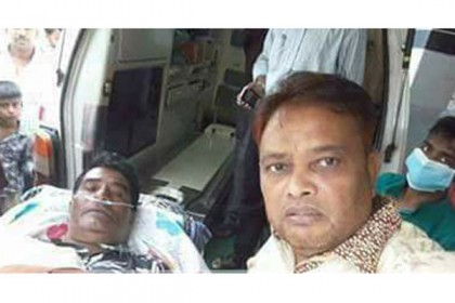 এমপি বদির সেলফি নিয়ে ফেসবুকে তোলপাড়