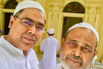 মীরের সেই ফেসবুক স্ট্যাটাসের জবাব দিল ‘বুদ্ধিজীবী মহল’
