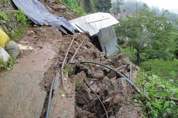 পাহাড় ধসের আশঙ্কায় চট্টগ্রাম-সিলেটে সতর্কবার্তা জারি