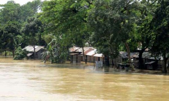 ত্রাণ নিয়ে আওয়ামী লীগ প্রতিনিধি দলের মৌলভীবাজার যাত্রা